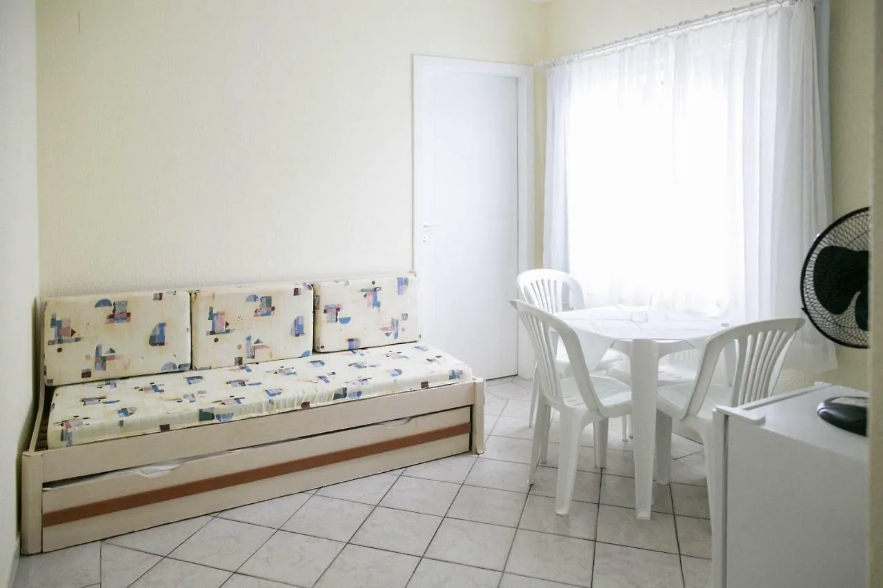 Bombinhas Praia Apart Hotel - Unidade Rua Corrupiao Inn